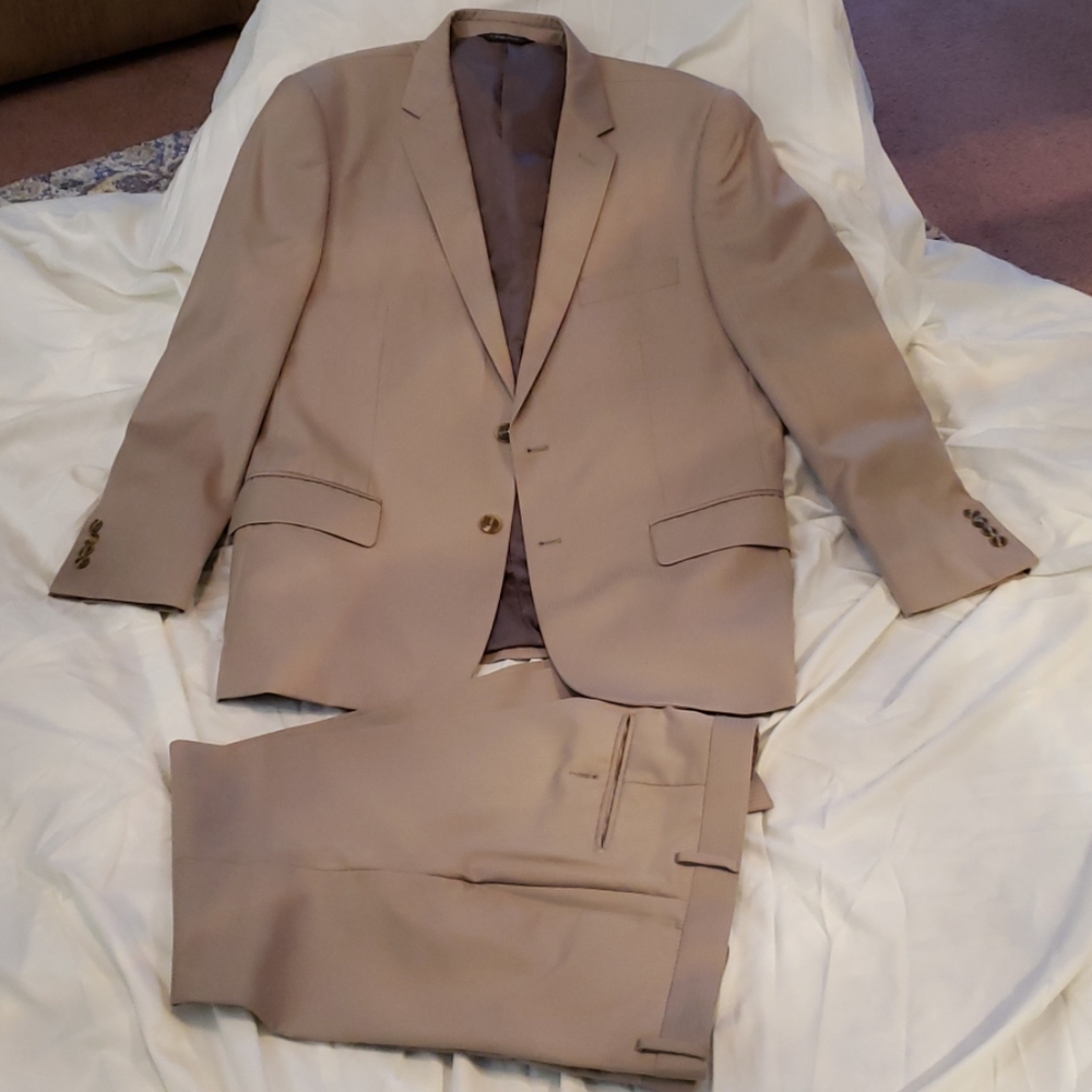 Men Suit - image 1